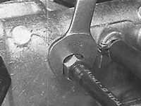  Замена однонаправленного клапана вакуумного усилителя   тормозов Opel Kadett E
